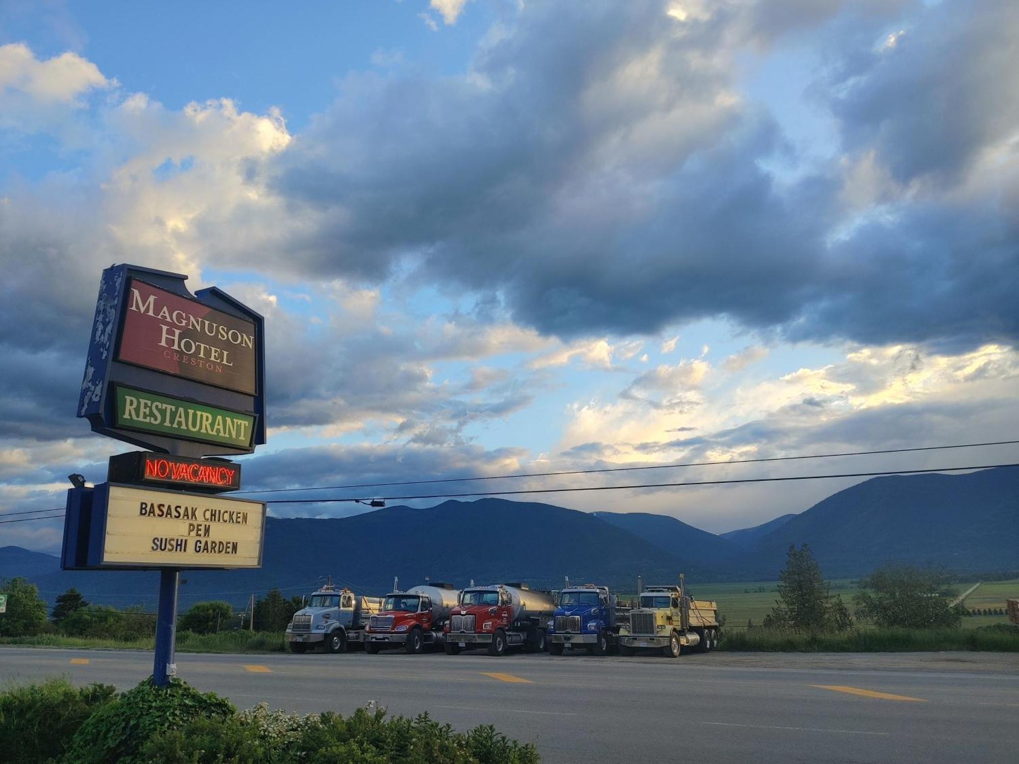 Magnuson Hotel Creston Bagian luar foto