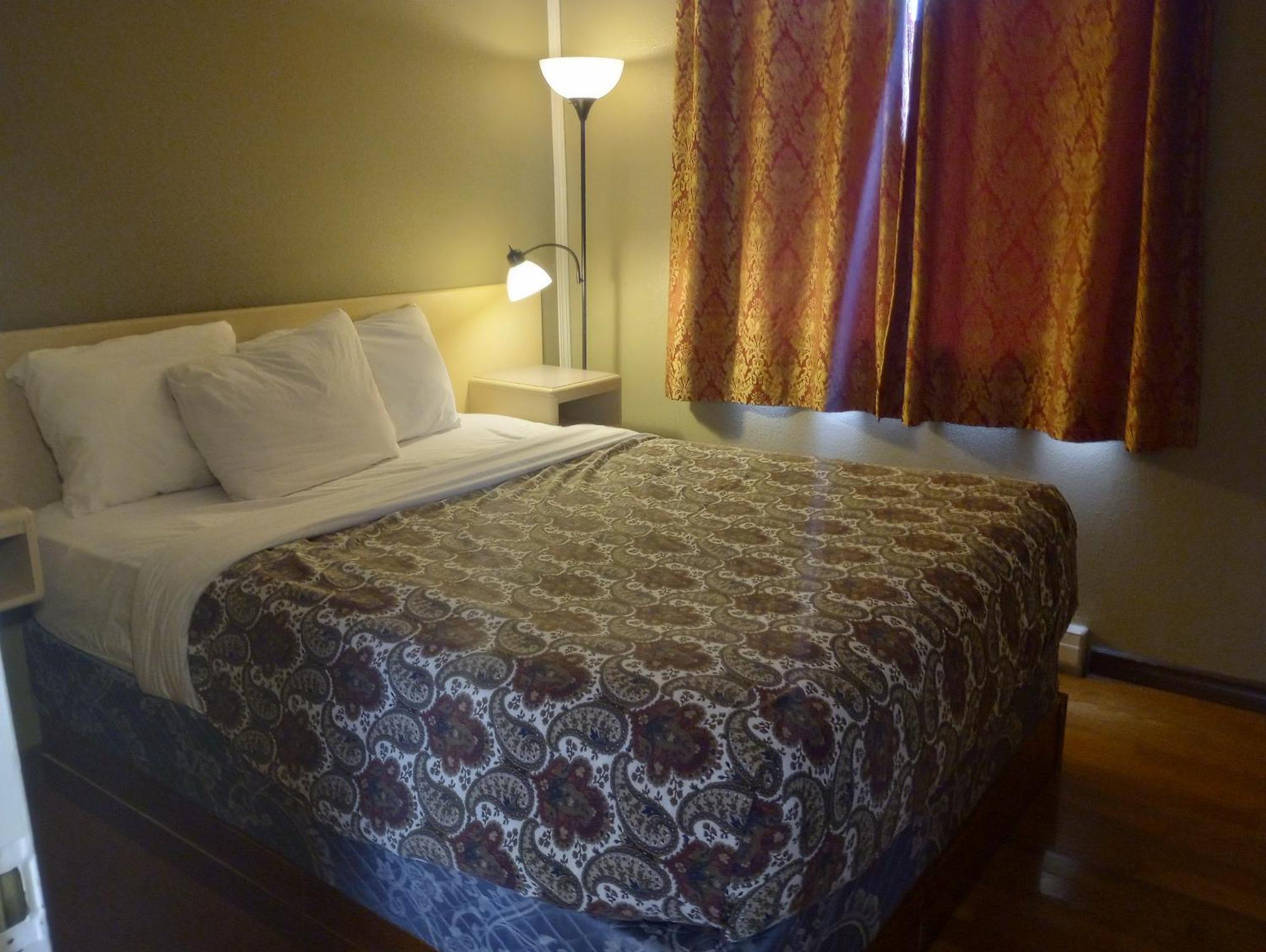 Magnuson Hotel Creston Bagian luar foto